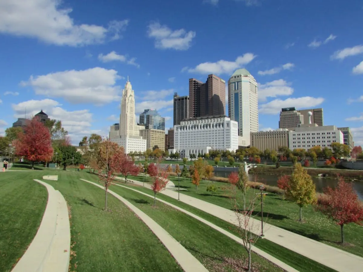 Running trail along the Scioto Mile in Columbus