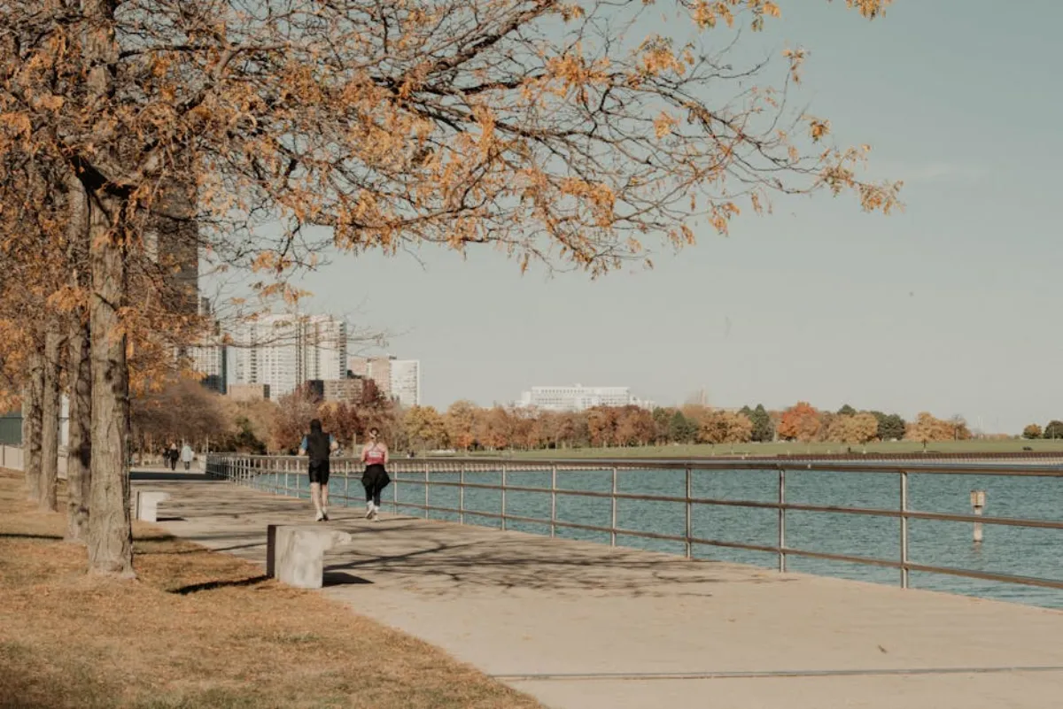 Lakefront trail running in Milwaukee